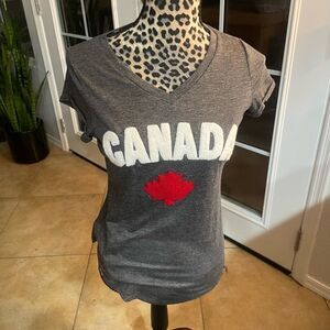 Sonice collection patch maple leaf canada t shirt Med